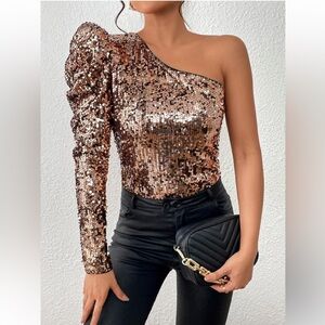 NWT No Label Size M Bronze Sequins One Shoulder Top